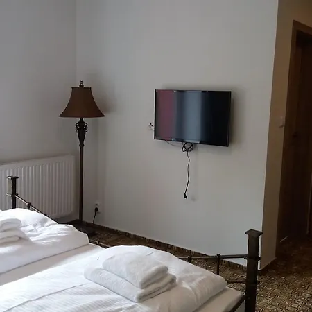 فندق Bouczech 3*