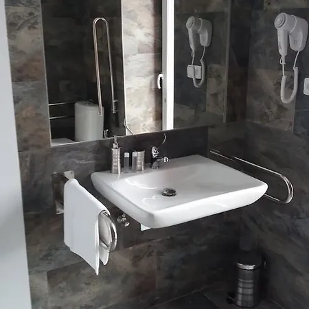فندق Bouczech 3*